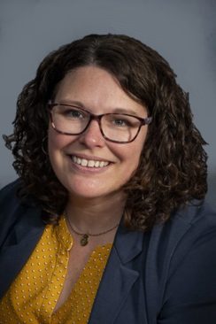 Headshot of Michelle Cummings
